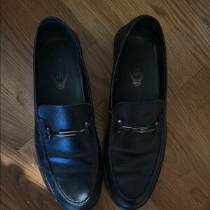 Tod's Black Leather Loafers Sleek Slip-Ons